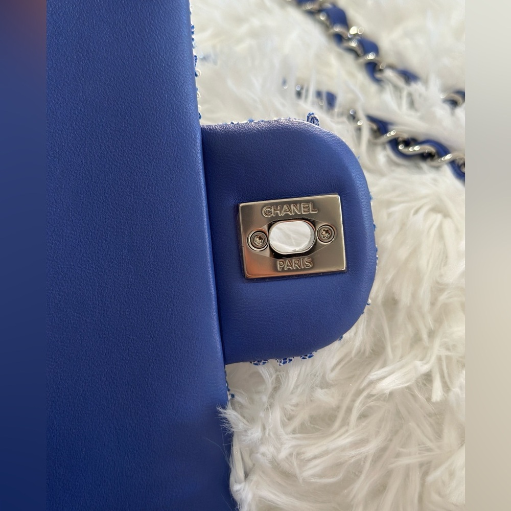 CHANEL CLASSIC MINI RECTANGULAR IN BLUE & WHITE TWEED - Picture 7 of 9